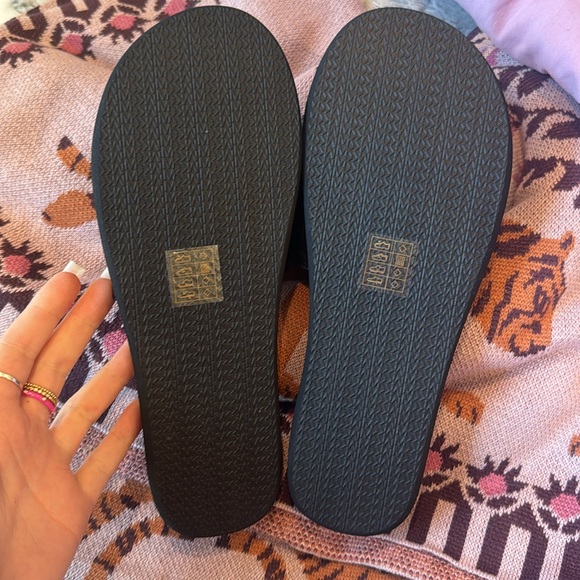 Black Michael kors slides size 9 - Picture 2 of 4